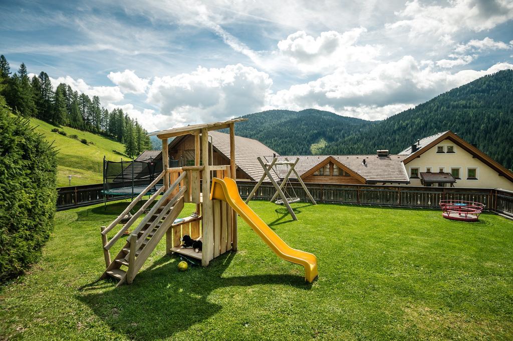 Taela Apartments San Cassiano (Badia) Exterior foto